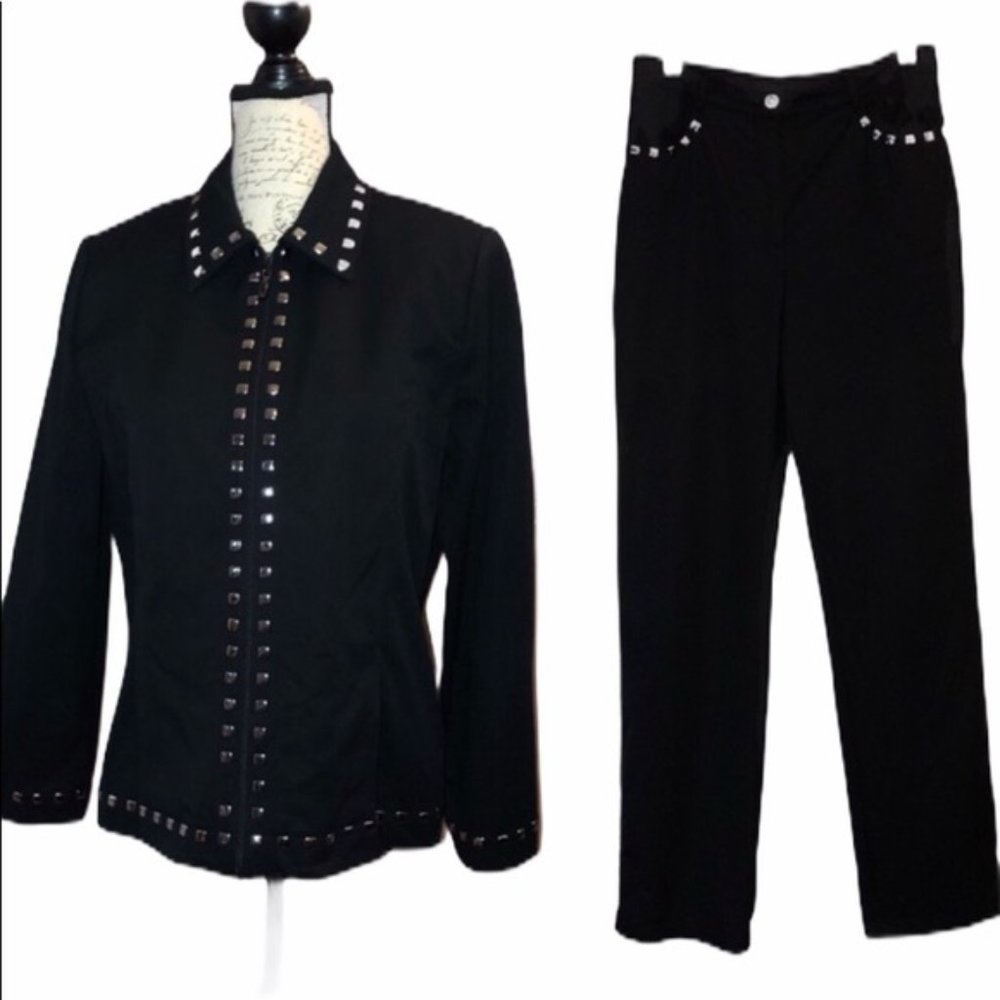 St John sport studded black pant suit size 6
